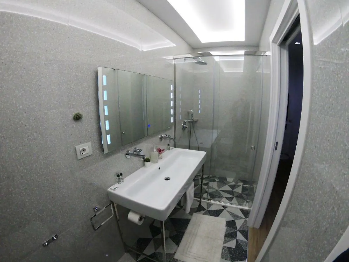 Tiranatop Suites 3 1000 Ft2 Apartament Tirana